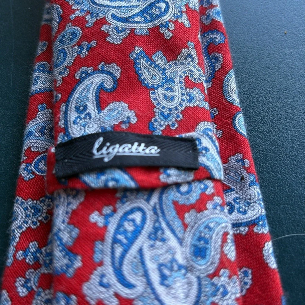 Ligatta Red and Blue Paisley Print Linen Tie